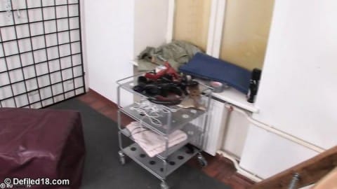ahu tuğba yatağa bağlayıp sikiyorlar