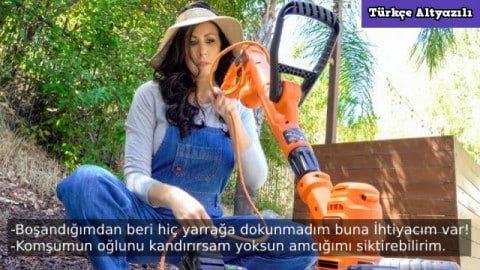 Ateşli Fahişeyi Amından Sikerken Azgın Arkadaşım Sırasını Beklemeyip Kadının Dar Göt Deliğine Çaktı