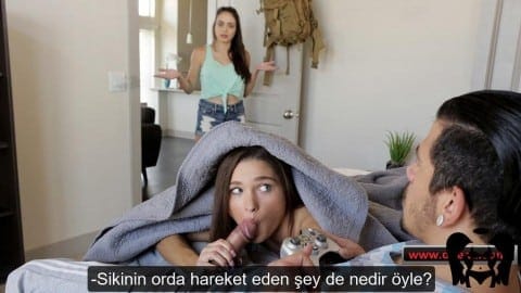 Oyun Kolunu Vermeyen Üvey Abisinin sikiyle Oynayan Üniversiteli