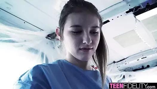 Teenfıdelıty Melody Marks Steve Holmesun Büyük Sikini Aldı