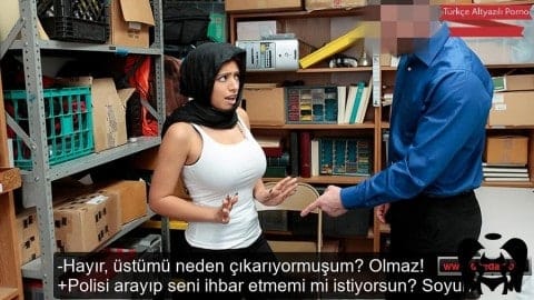Türbanlı Hırsızı Yakalayan Müdür Polise Söylemekle Korkutarak Sikti